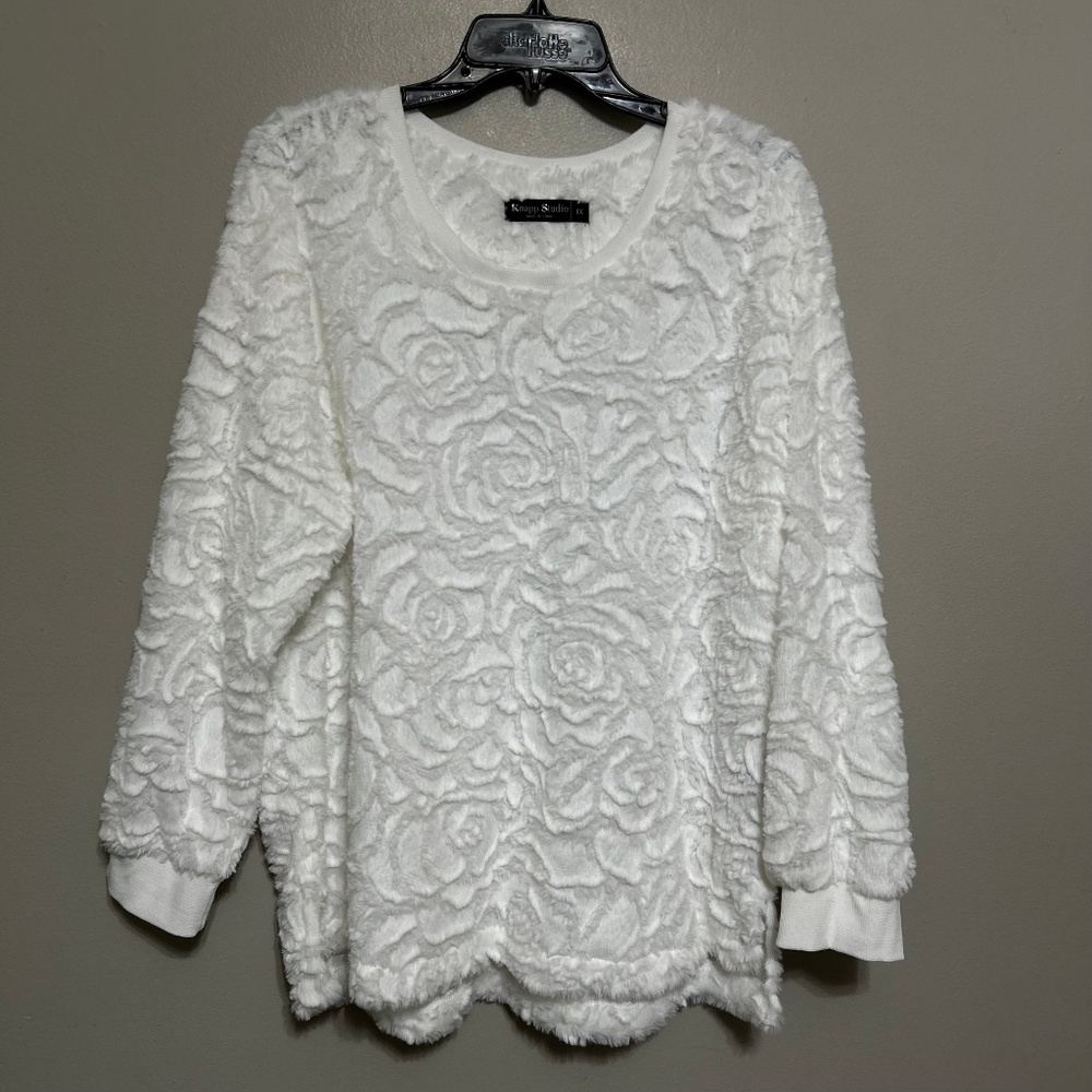 Knapp Studio Women's Sweater XL White Rose Textured Faux Fur Crew Neck Pullover